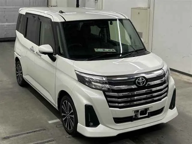 TOYOTA ROOMY 2023