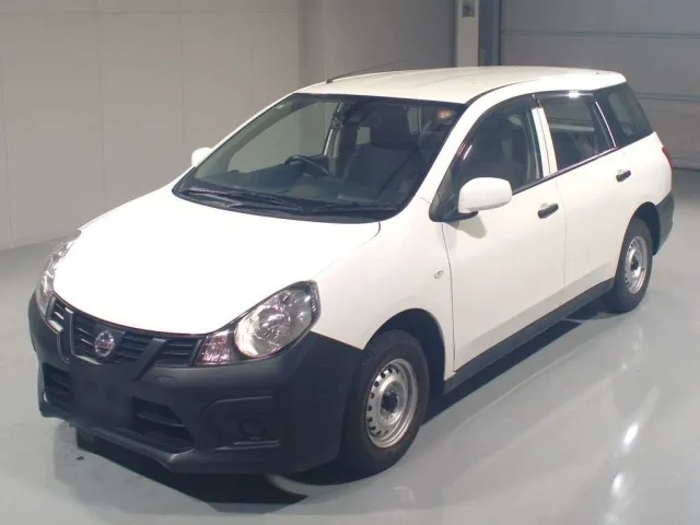 NISSAN AD 2021
